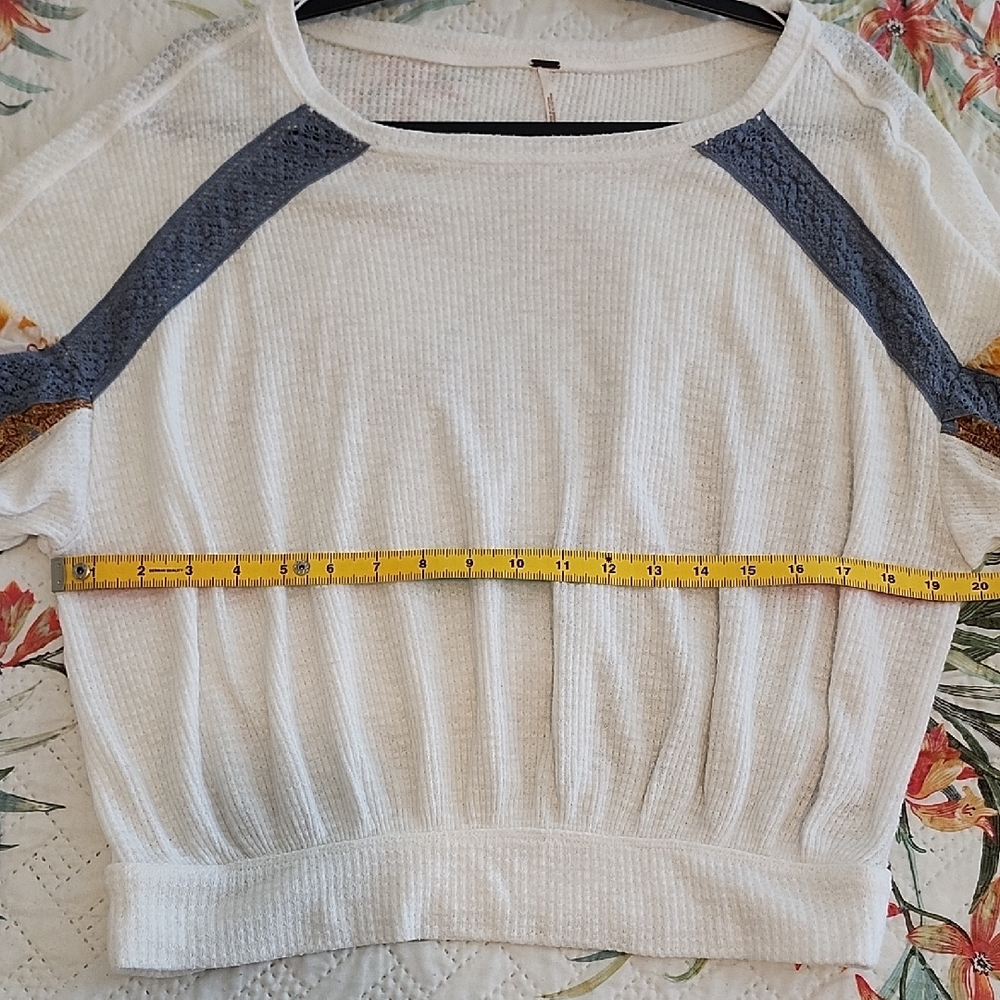 Free People White and Blue Sweater - Picture 4 of 5